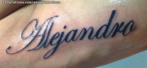 tatuajes con el nombre de alejandro|Fotos con ideas de diseños para Tatuajes de Nombres.